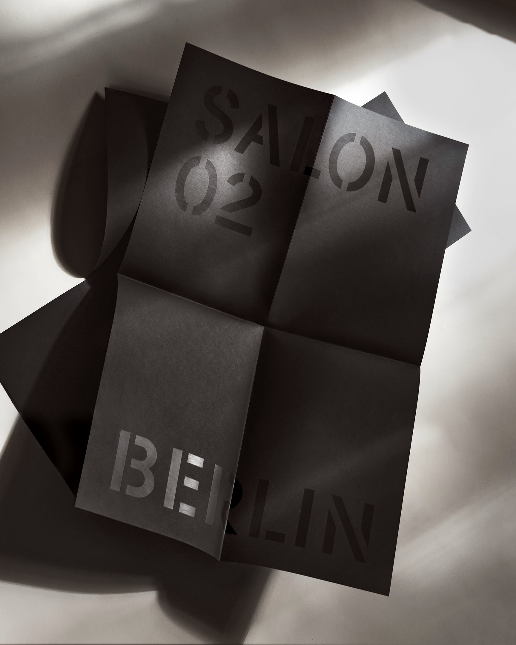 Salon 02 invite MOBILE - © Helios Capdevila